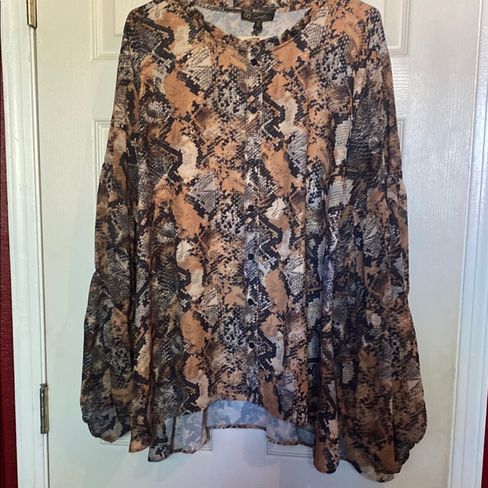 DG2 by Diane Gilman Brown and Tan Oversized Bishop Sleeve Blouse